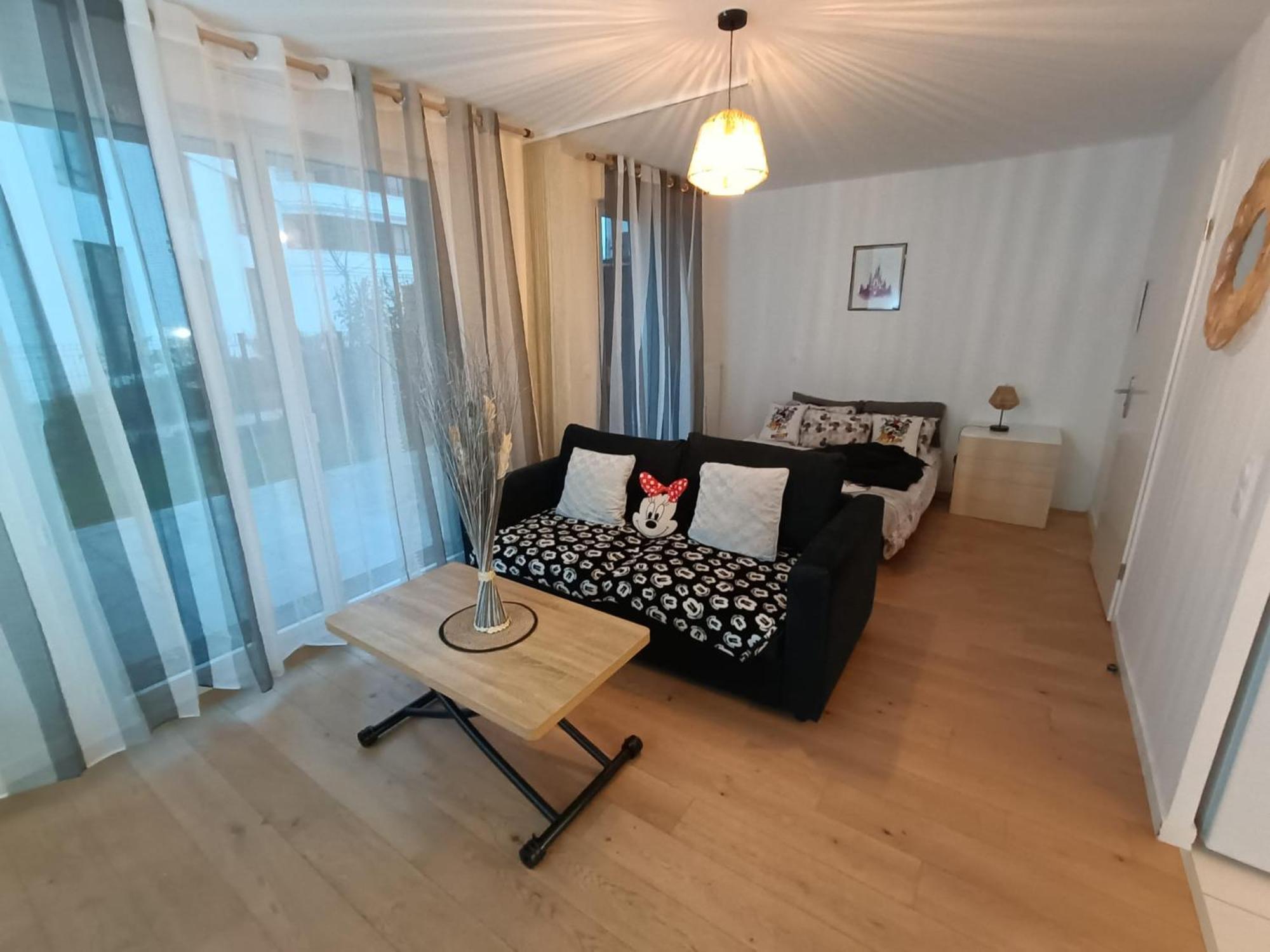 Disney - Paris 5 Min De Disney - Pk Prive Gratuit - 4 Personnes - Terrasse Jardin Chessy  Luaran gambar