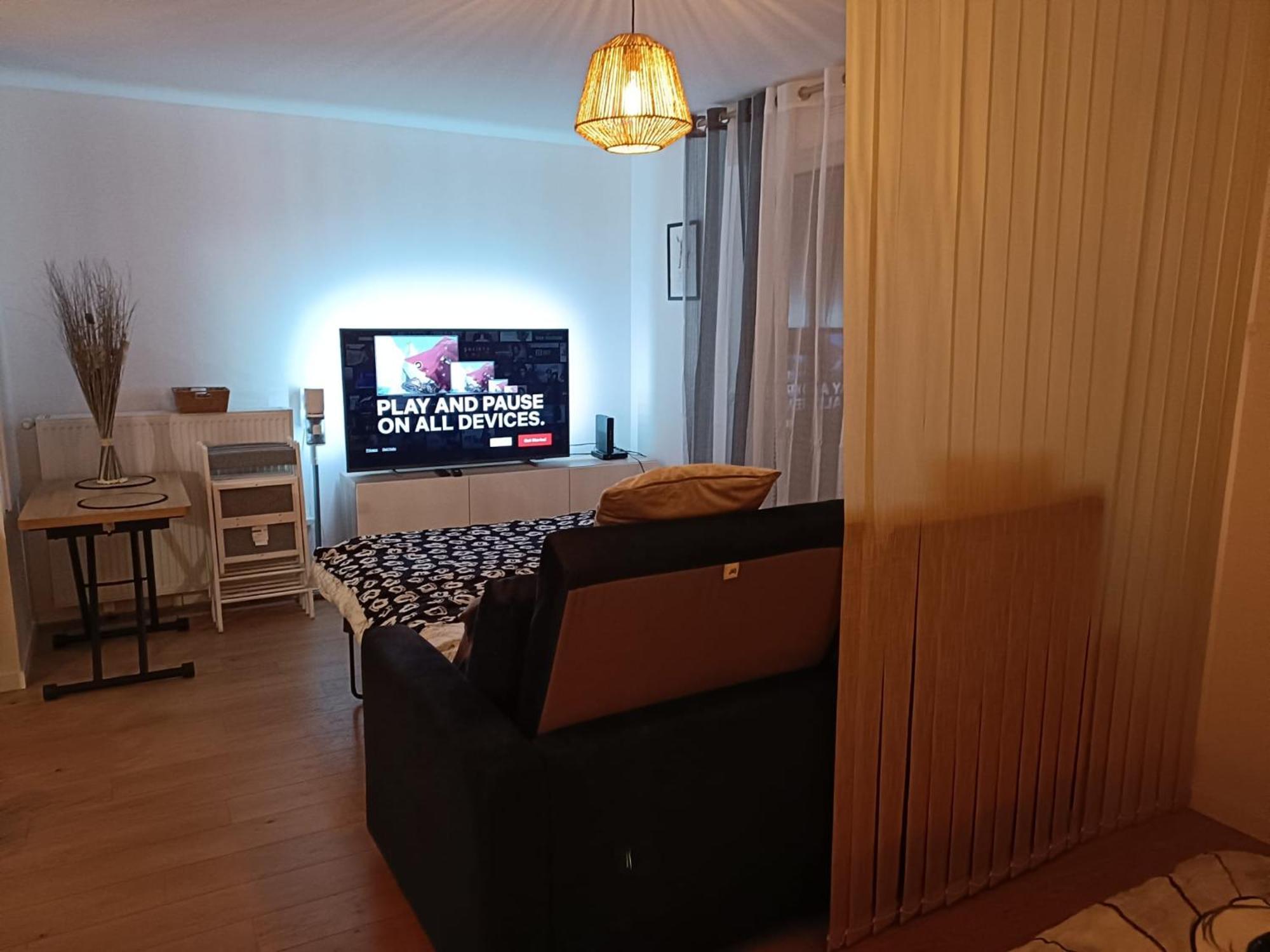 Disney - Paris 5 Min De Disney - Pk Prive Gratuit - 4 Personnes - Terrasse Jardin Chessy  Luaran gambar