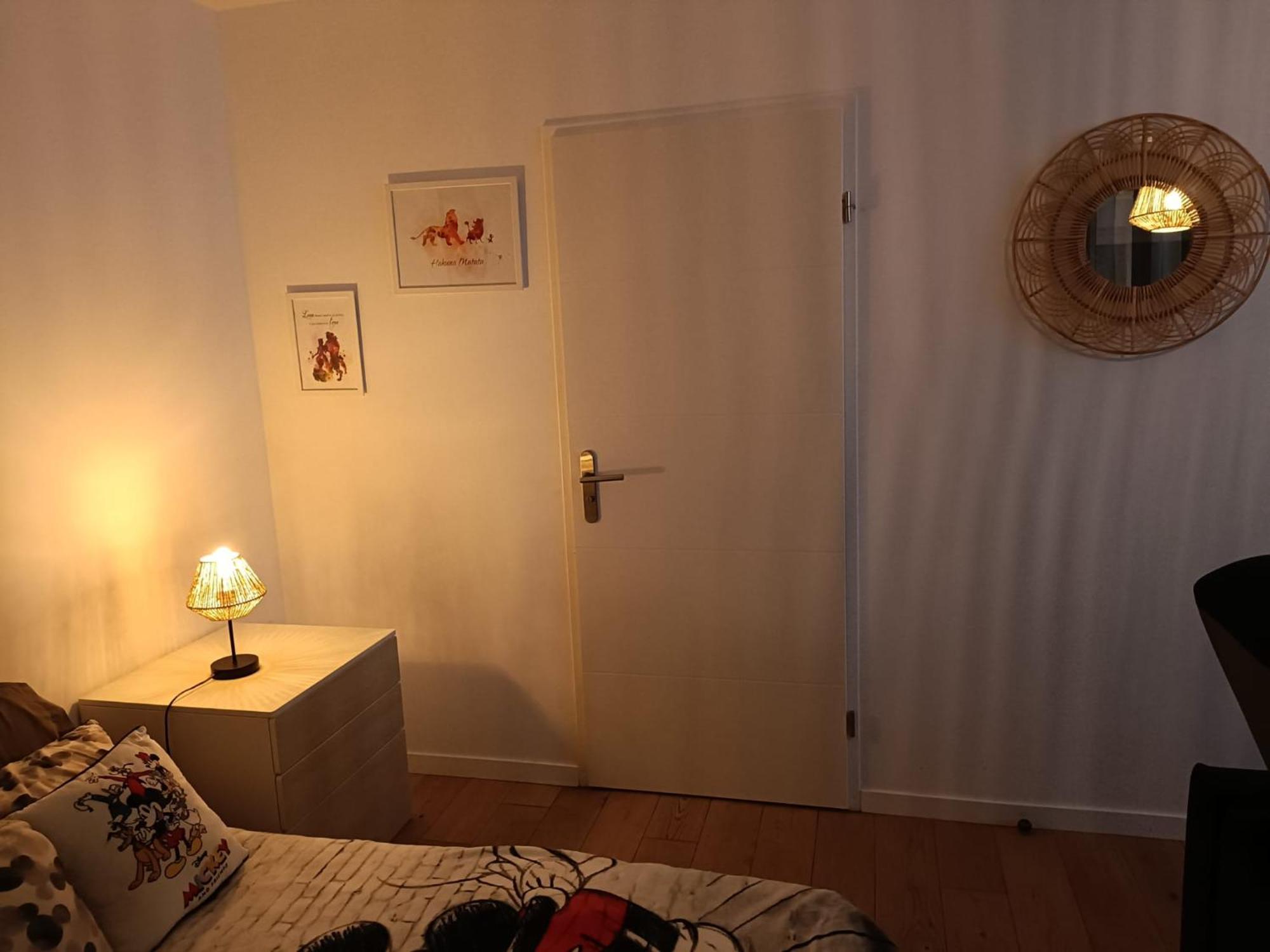 Disney - Paris 5 Min De Disney - Pk Prive Gratuit - 4 Personnes - Terrasse Jardin Chessy  Luaran gambar