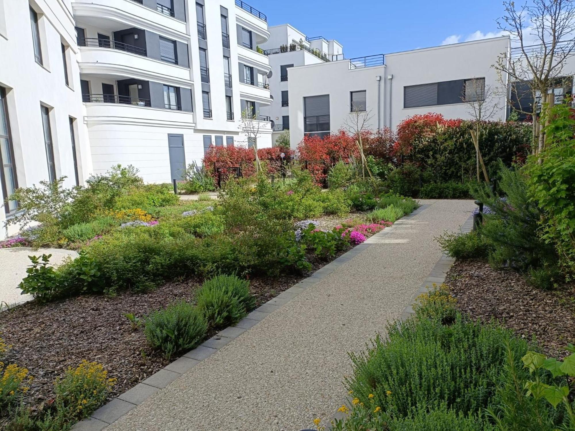 Disney - Paris 5 Min De Disney - Pk Prive Gratuit - 4 Personnes - Terrasse Jardin Chessy  Luaran gambar
